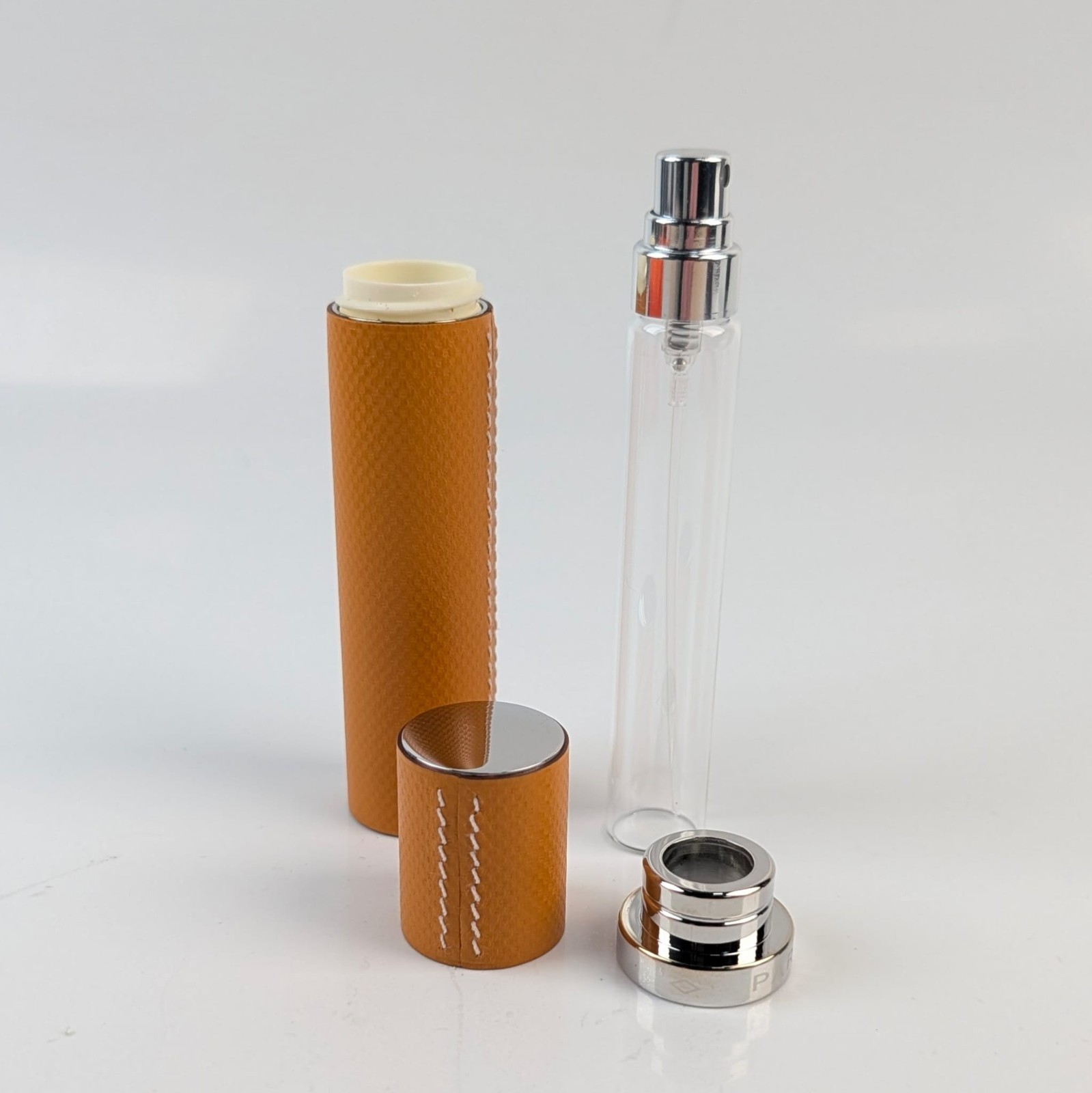 New HERMES Refillable Atomizer Perfume Case Accessory Leather Saddle Gold