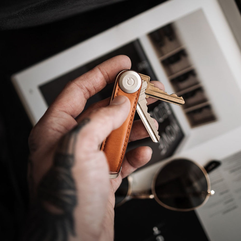 Orbitkey LTHO-2-CGTN 2.0 Leather Key Organizer, Carry 2-7 Keys, Cognac/Tan