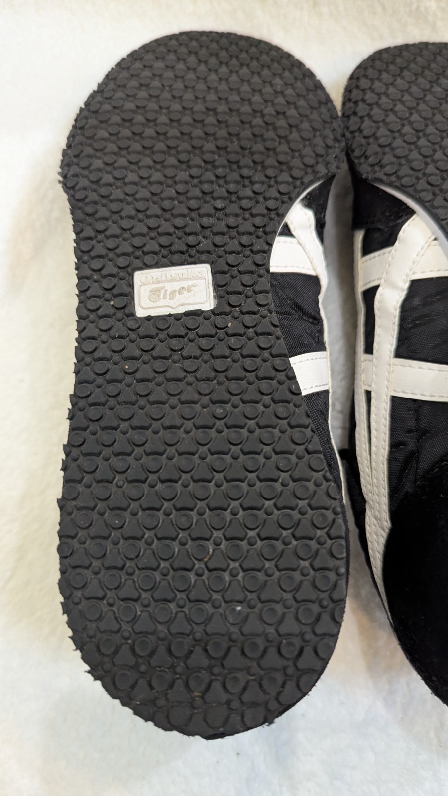 ASICS Onitsuka Tiger Serrano Black/White Classic Shoes Size 8.5 Womens