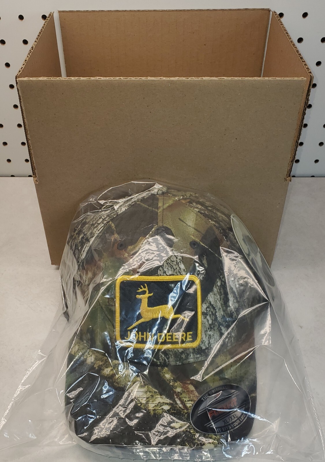 John Deere Patch on Mossy Oak Break-Up Flexfit 6277 Hat L/XL 7 1/8″ – 7 5/8″
