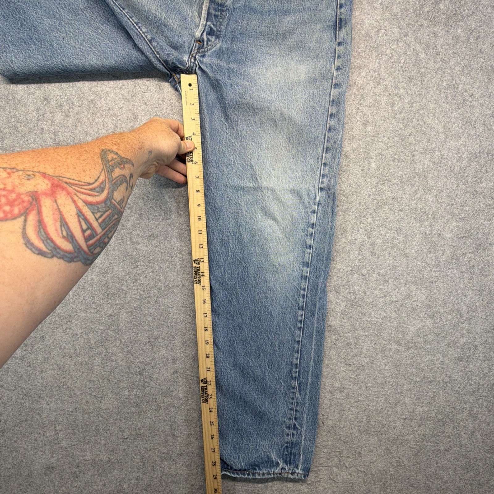 Vintage Levis 501xx Jeans Mens 35×33 (Fits 32×29) Made in USA Button Fly