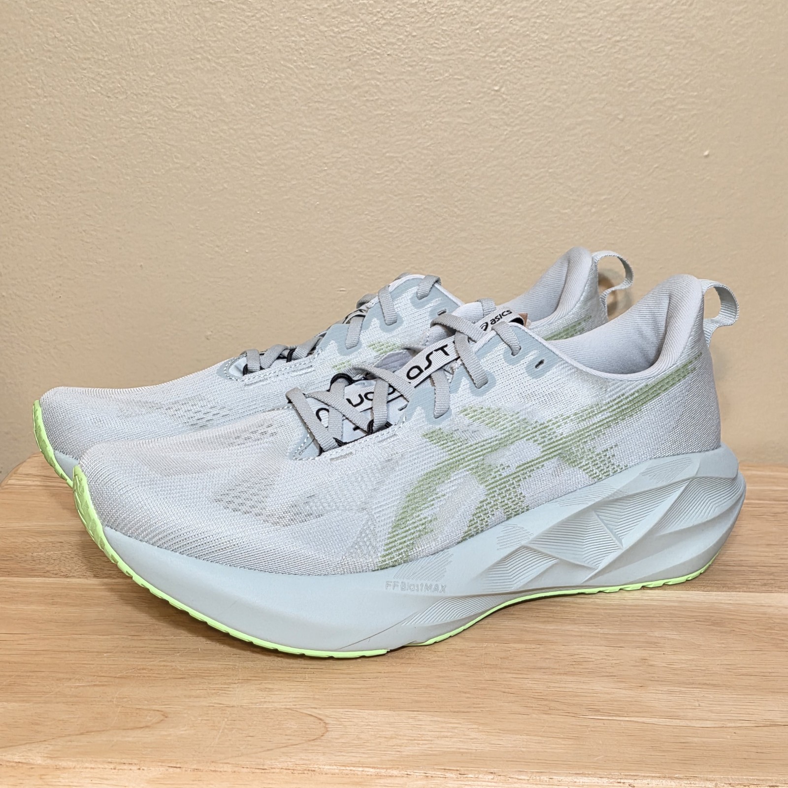 Asics Novablast 5 Running Shoes Cold Moss Green 1011B974-406 Men’s Size 12