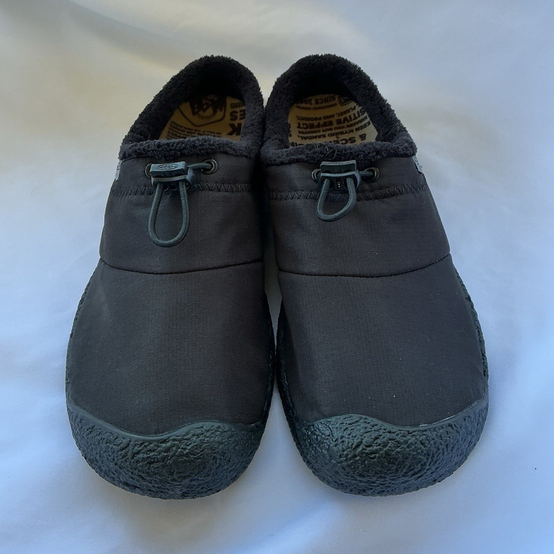 KEEN Black Slip-On Casual Shoes Synthetic Upper Rubber Sole Logo Accent US 6