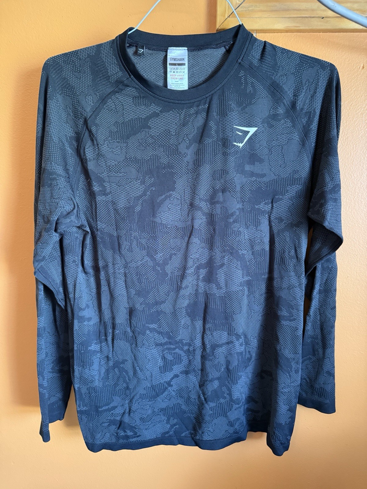Gymshark Mens Geo Seamless Long Sleeve T-Shirt Black Size large Worn once