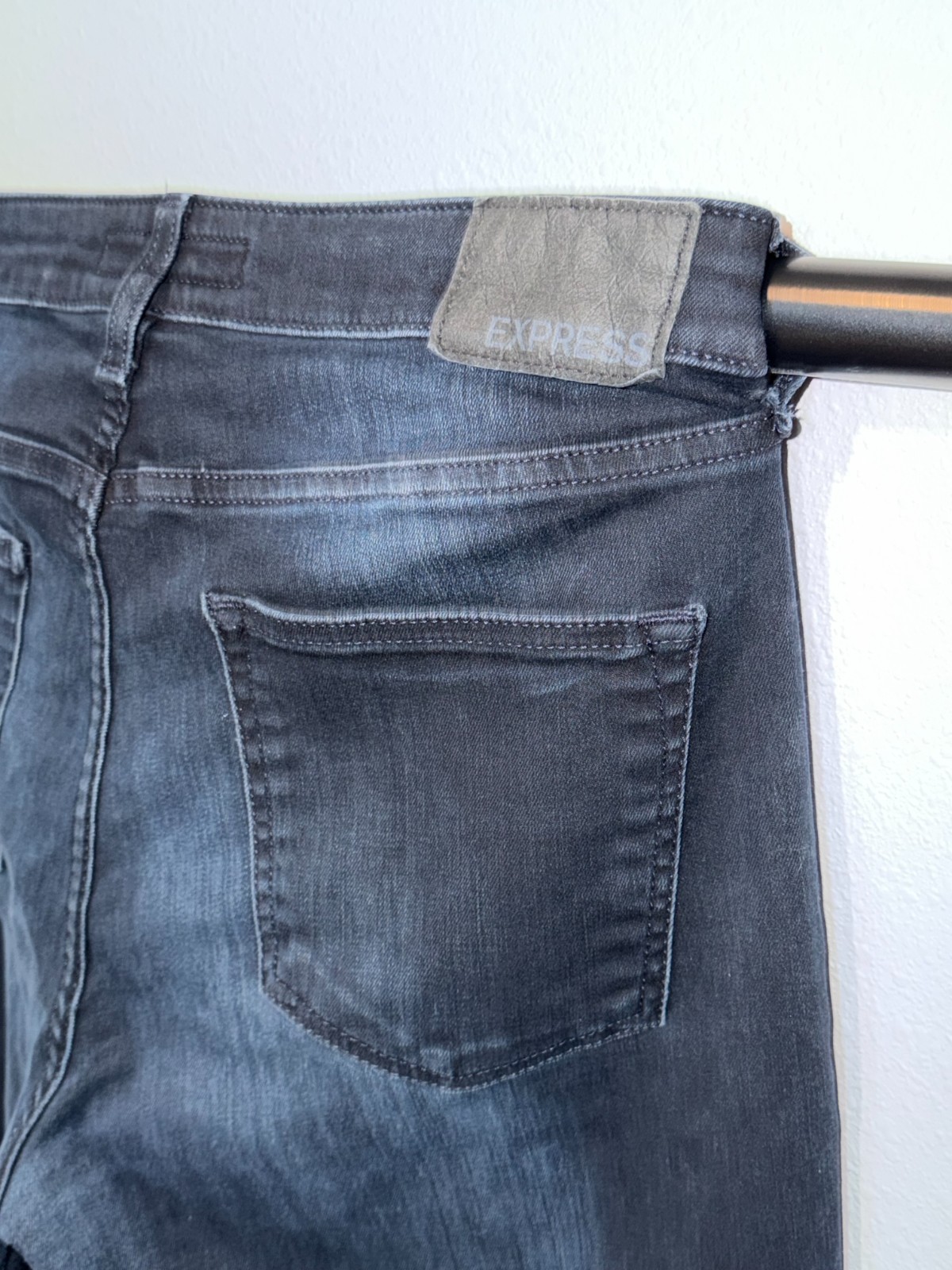 Express Jeans Mens 33×30 Black Denim Cotton Straight Leg Slim-Fit Hyper Stretch