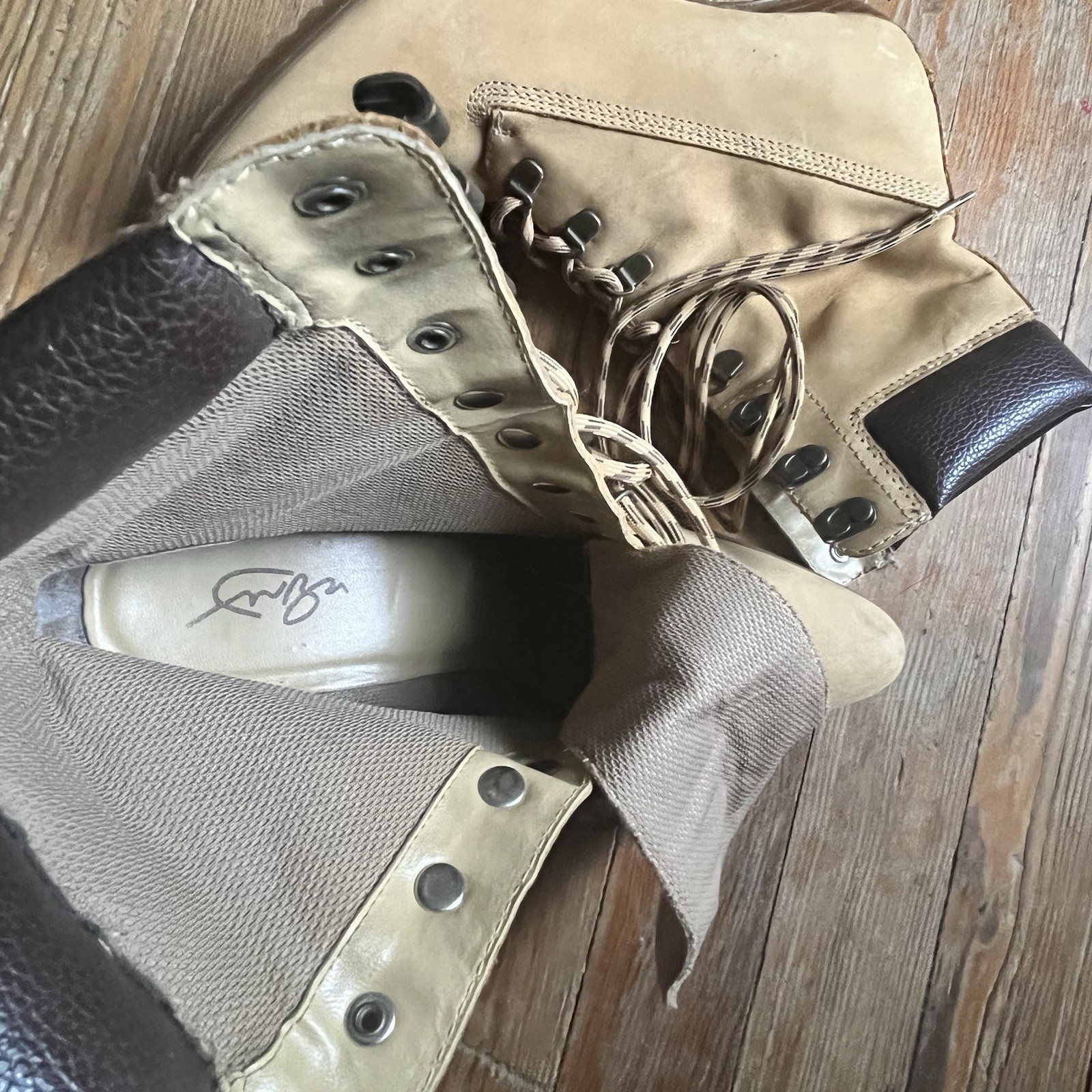 FUBU Women’s Boots Y2K Jenni From The Block Size 9 So Cute !!!!!