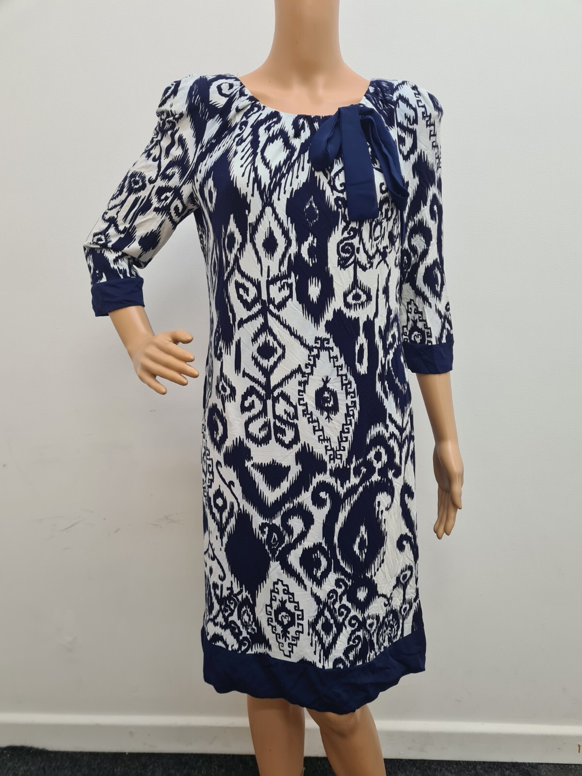 Apanage ladies stunning dress size 12