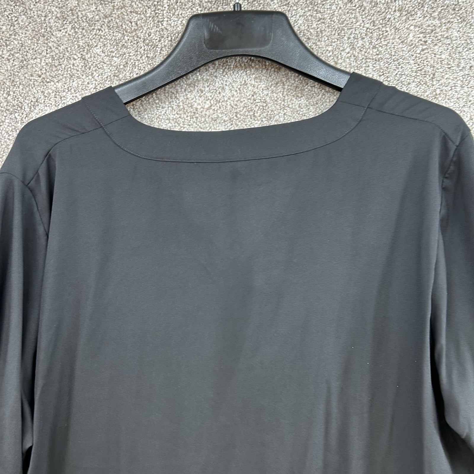 LabelBe Women’s Blouse Size 24 Black V-Neck Relaxed Short Sleeve Pullover