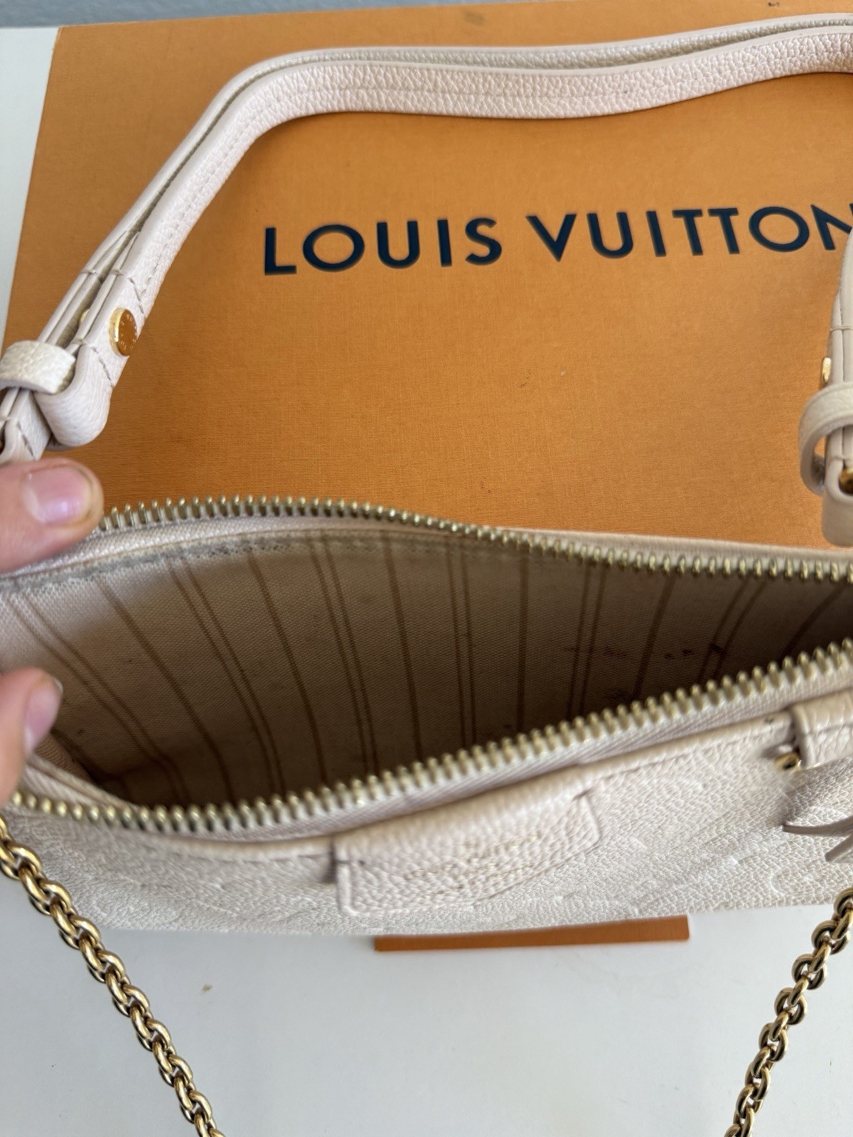 Louis Vuitton Easy Pouch on Strap Cream Leather Monogram Shoulder Mini Bag