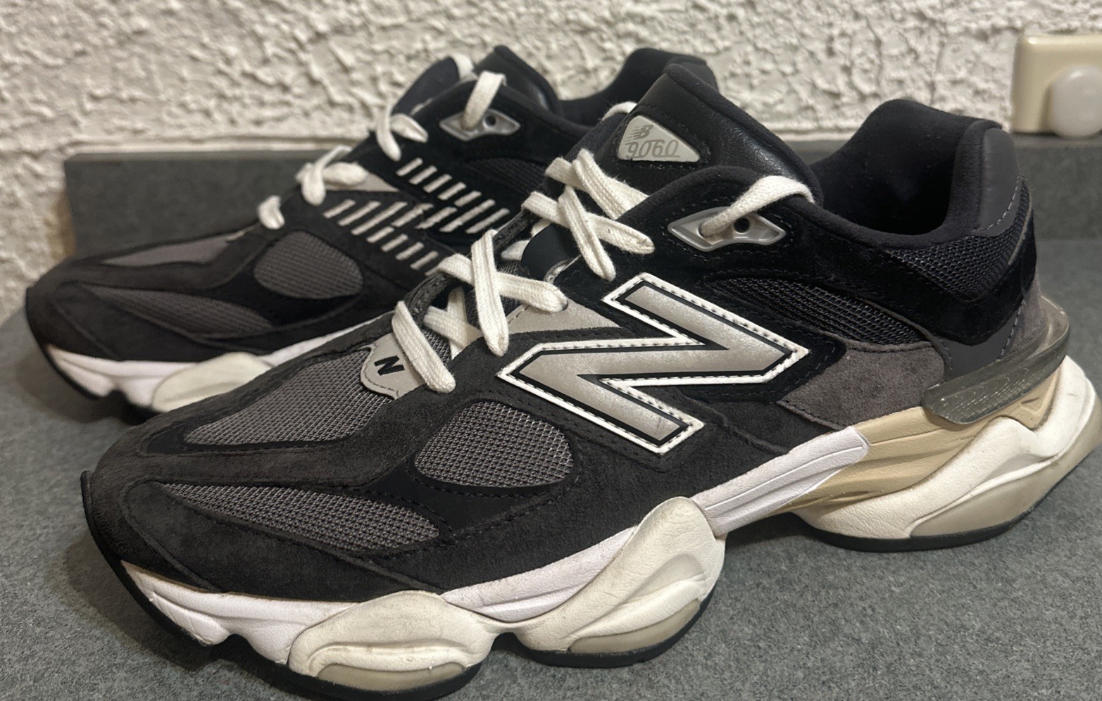 New Balance 9060 Men’s Sneakers U9060BLC D 9.5 Preowned See Photos, Read
