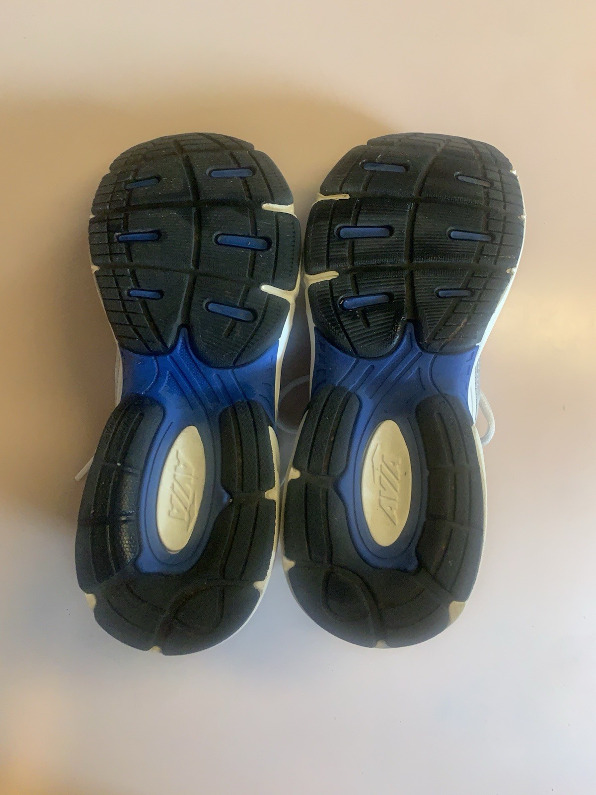 AVIA 5000 PERFORMANCE CONTROL WHITE/BLUE/SILVER SNEAKERS SIZE 7 1/2