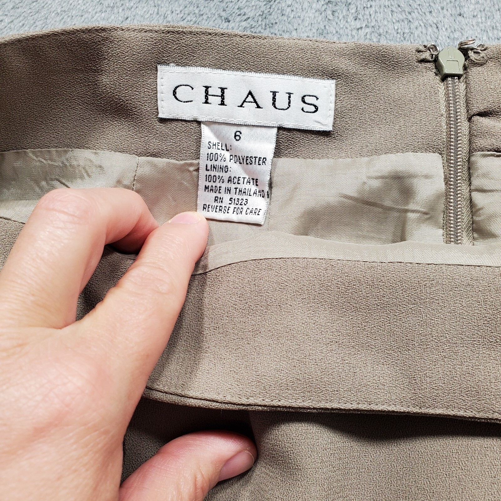Chaus Lined Pencil Knee Length Skirt Light Brown 28″ Waist Back Zipper Wm Sz 6