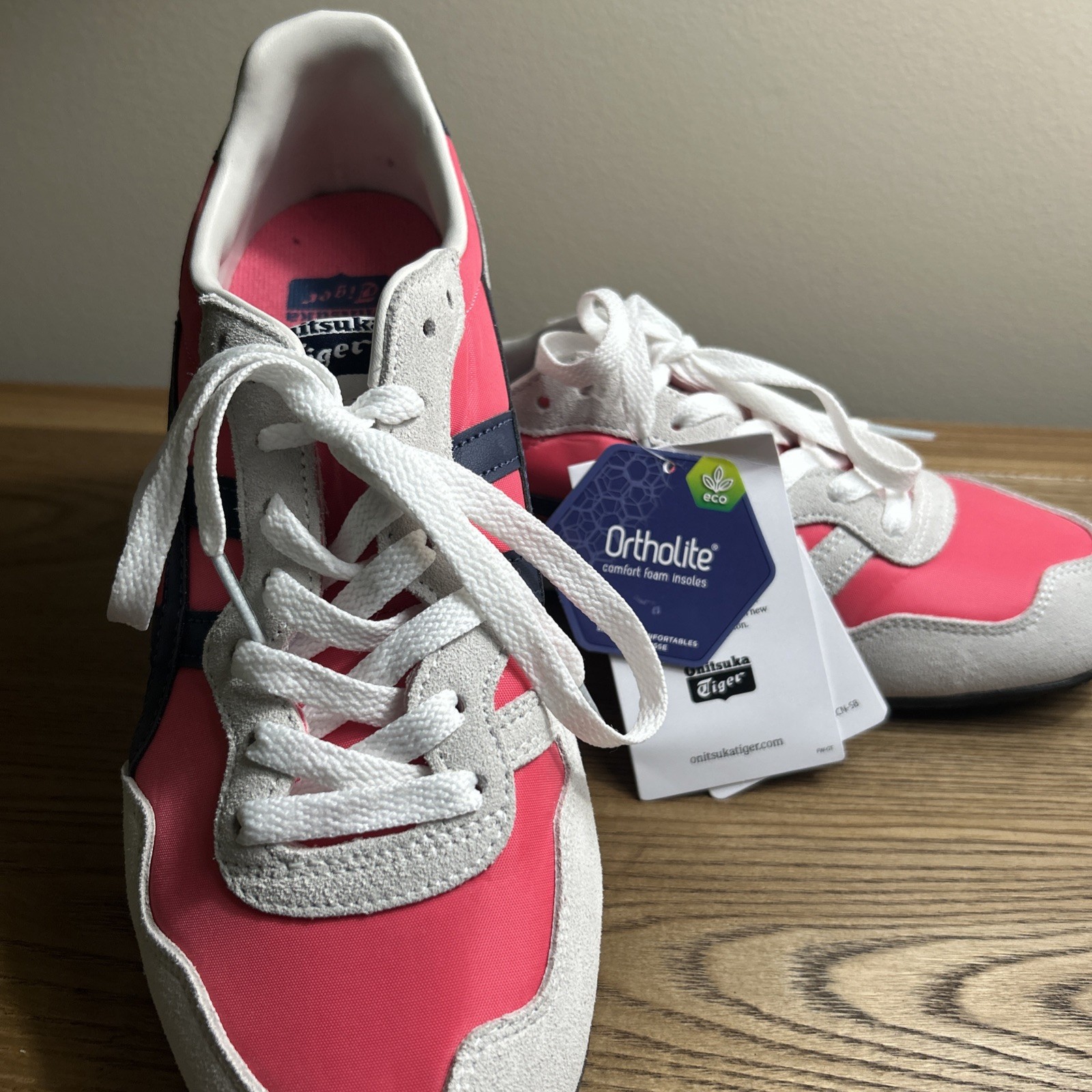 NEW w/ TAGS! Onitsuka Tiger SERRANO Unisex Sneakers Pink/Blue M 6,W 7.5, EUR 39