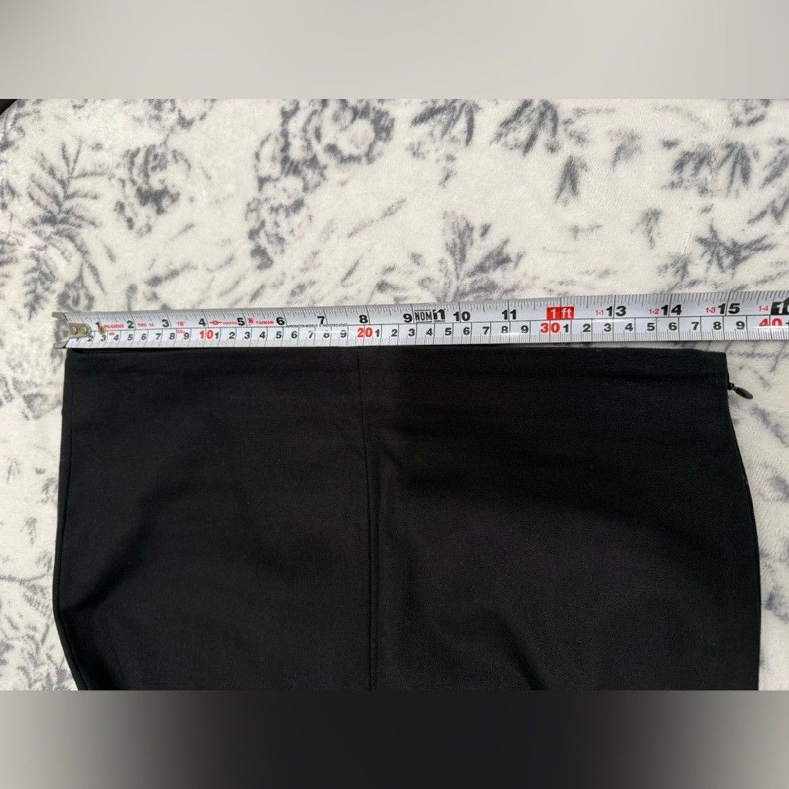 Sézane Black Tailored Straight Leg Pants Size 38 (US 6) Side Zip Chic Parisian