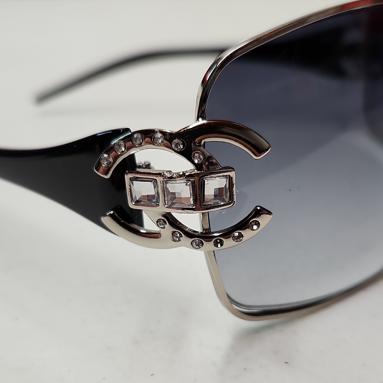 Women’s Rimless Sunglasses Black Plastic/Metal Frame Gray Gradient Tinted Lens