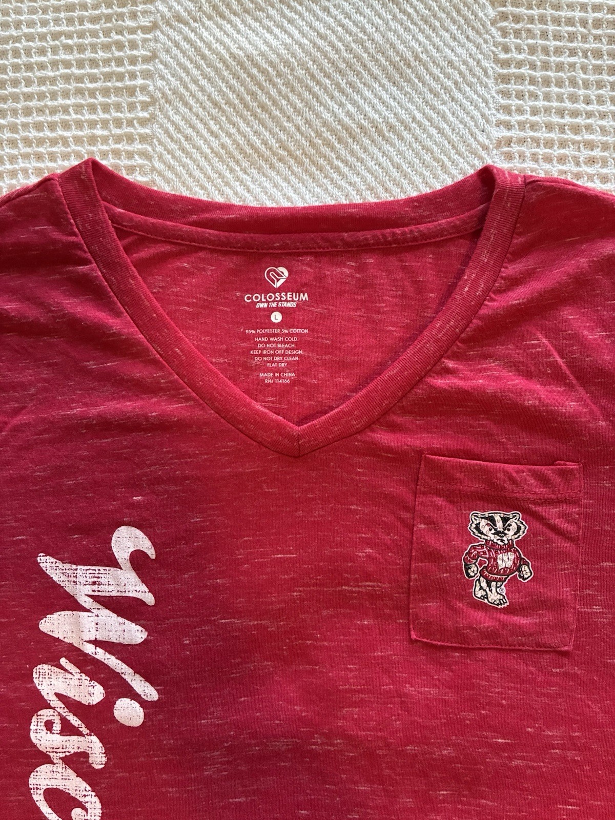 Wisconsin Badgers Red V-Neck Short Sleeve Tee Shirt Bling Logo Women’s Size L