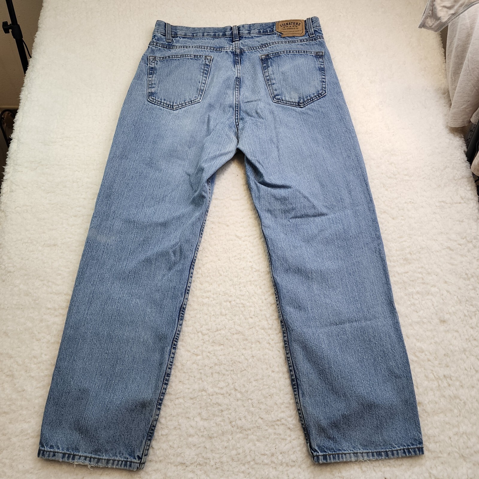 Levi Strauss & Co Signature Relaxed Mens W36 x L32 100% Cotton Light Blue Wash