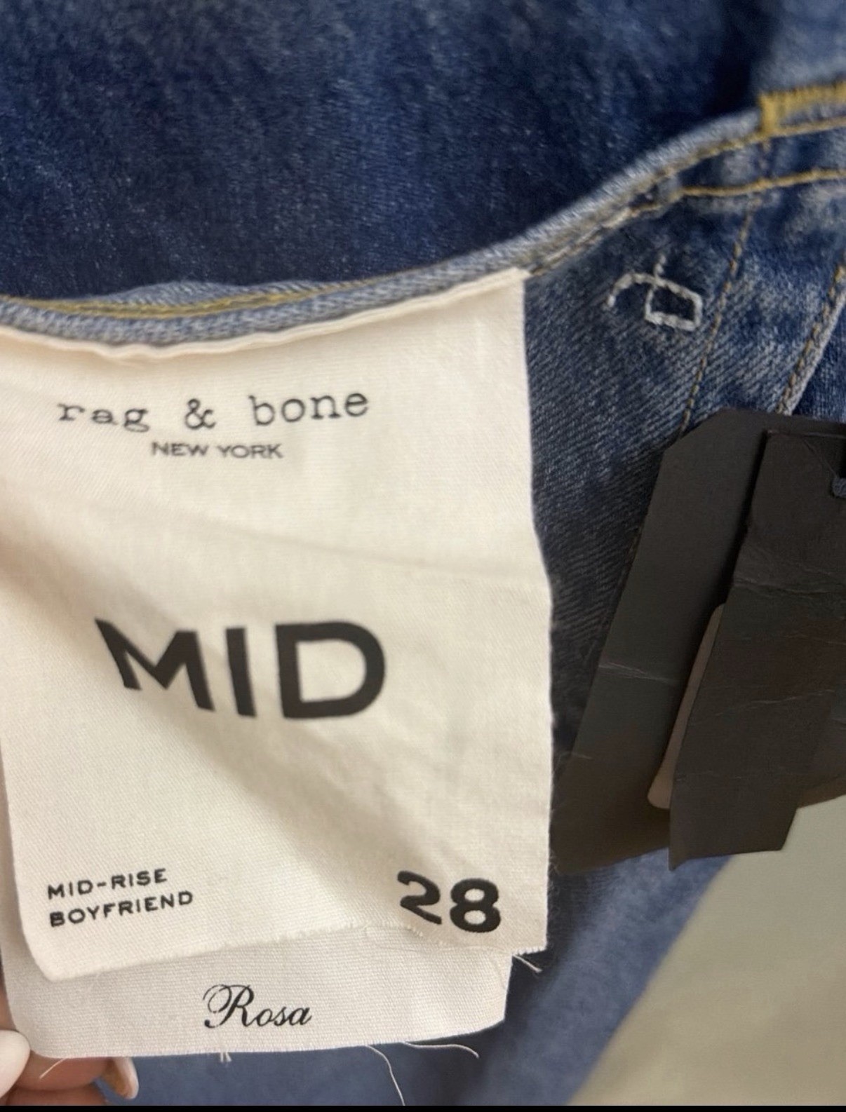NWT Rag & Bone Mid Rise Boyfriend jeans Reg $275 Size 28