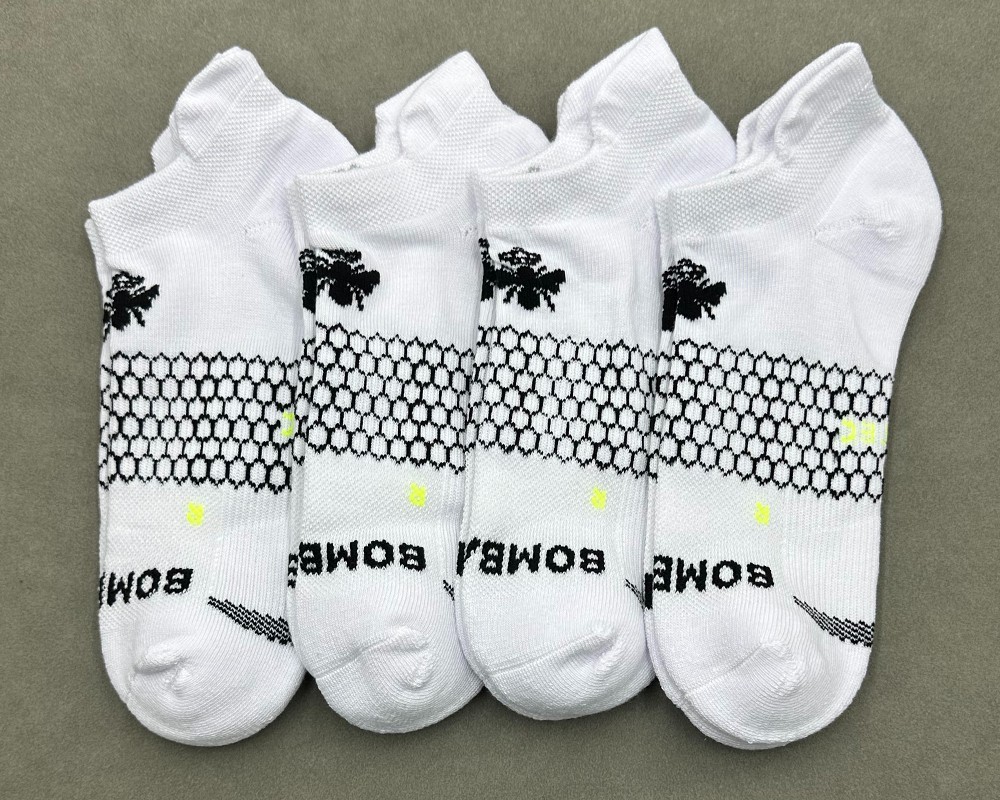 BOMBAS 4 Pairs Women’s All performance Ankle Socks Athletic Size L 11-13 white