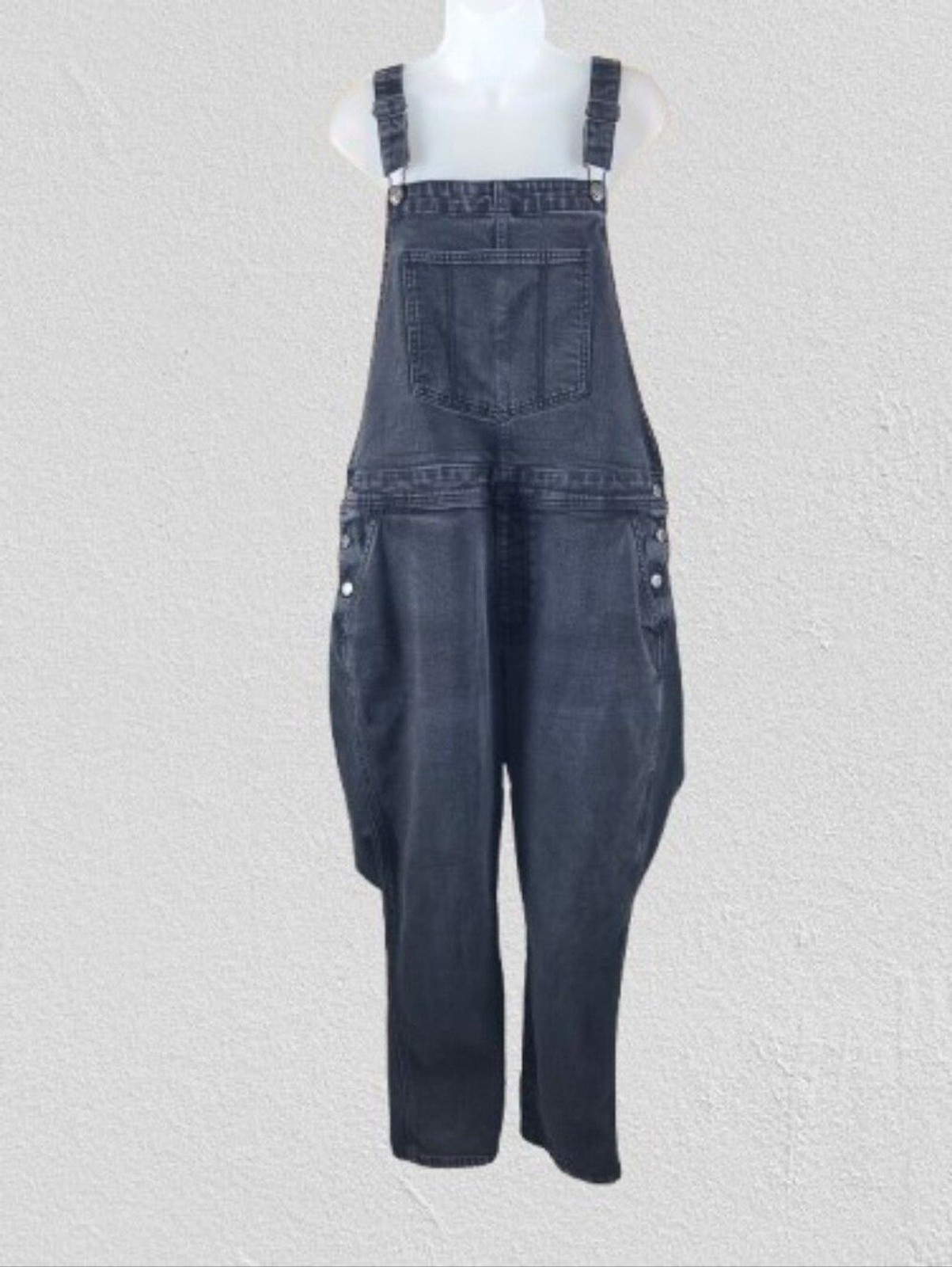 Old Navy Slouchy Straight Black Denim Overalls with Front Pocket Wmn’s 16