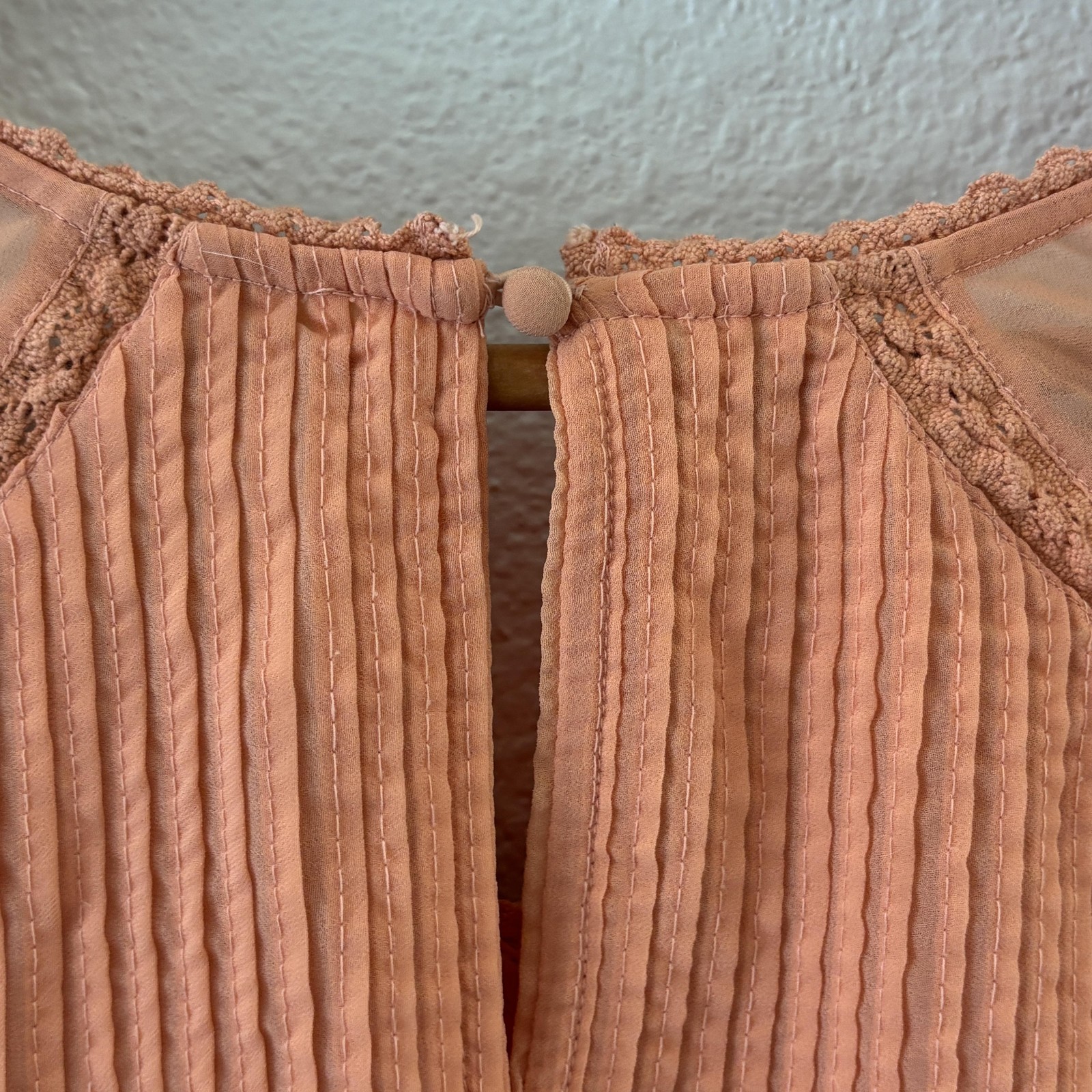 Soft Surroundings Carte Blanche Top M Peach Embroidered Chiffon Pleated Boho