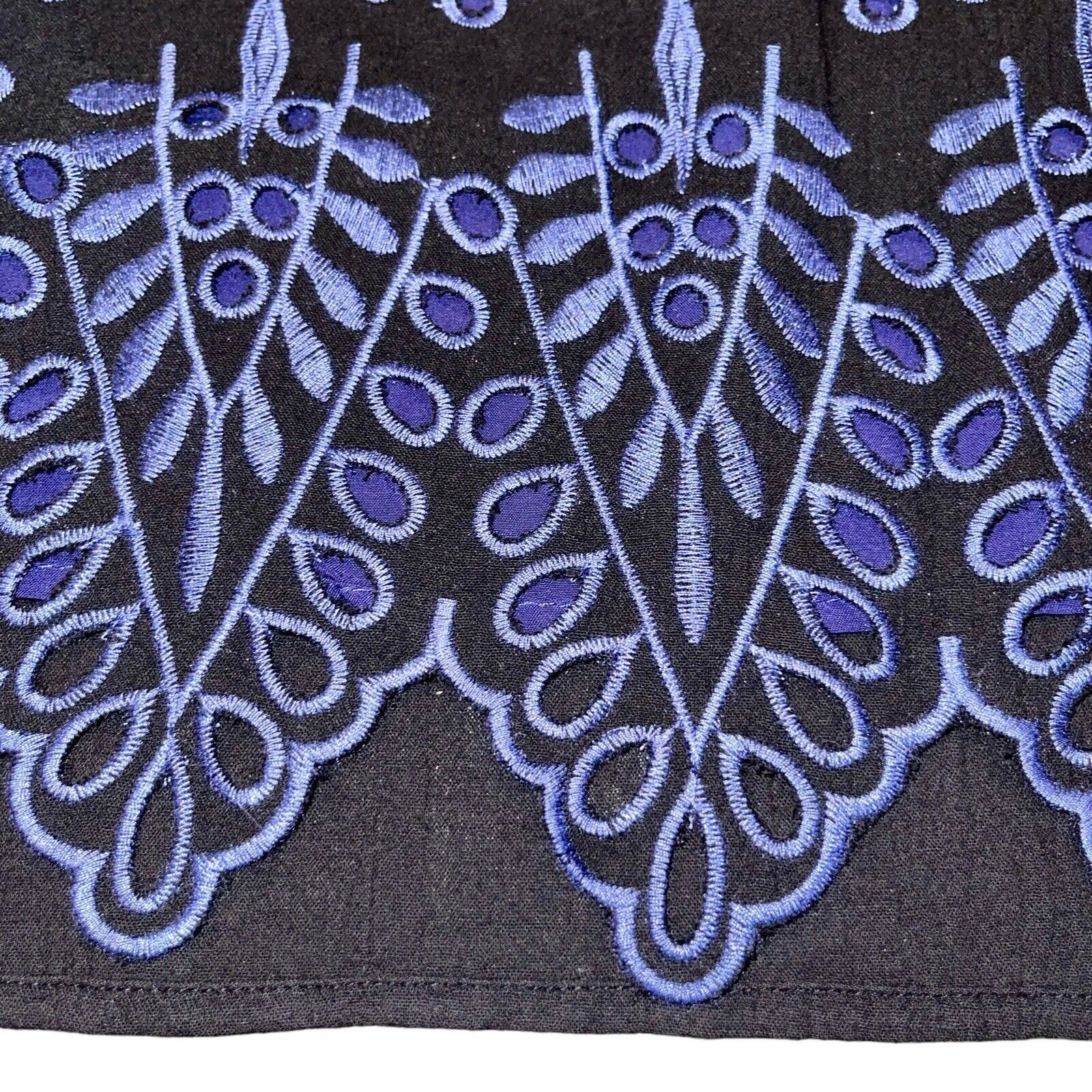 Sleeveless Embroidered Boho Blouse XS Black Navy Eyelet Skies Are Blue NWTj