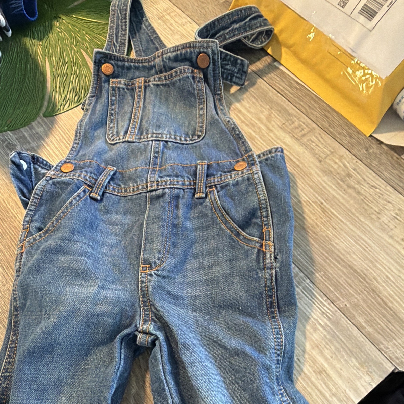 Old Navy Blue Denim Overall One-Piece 5T Sleeveless Square Neck Pockets Button