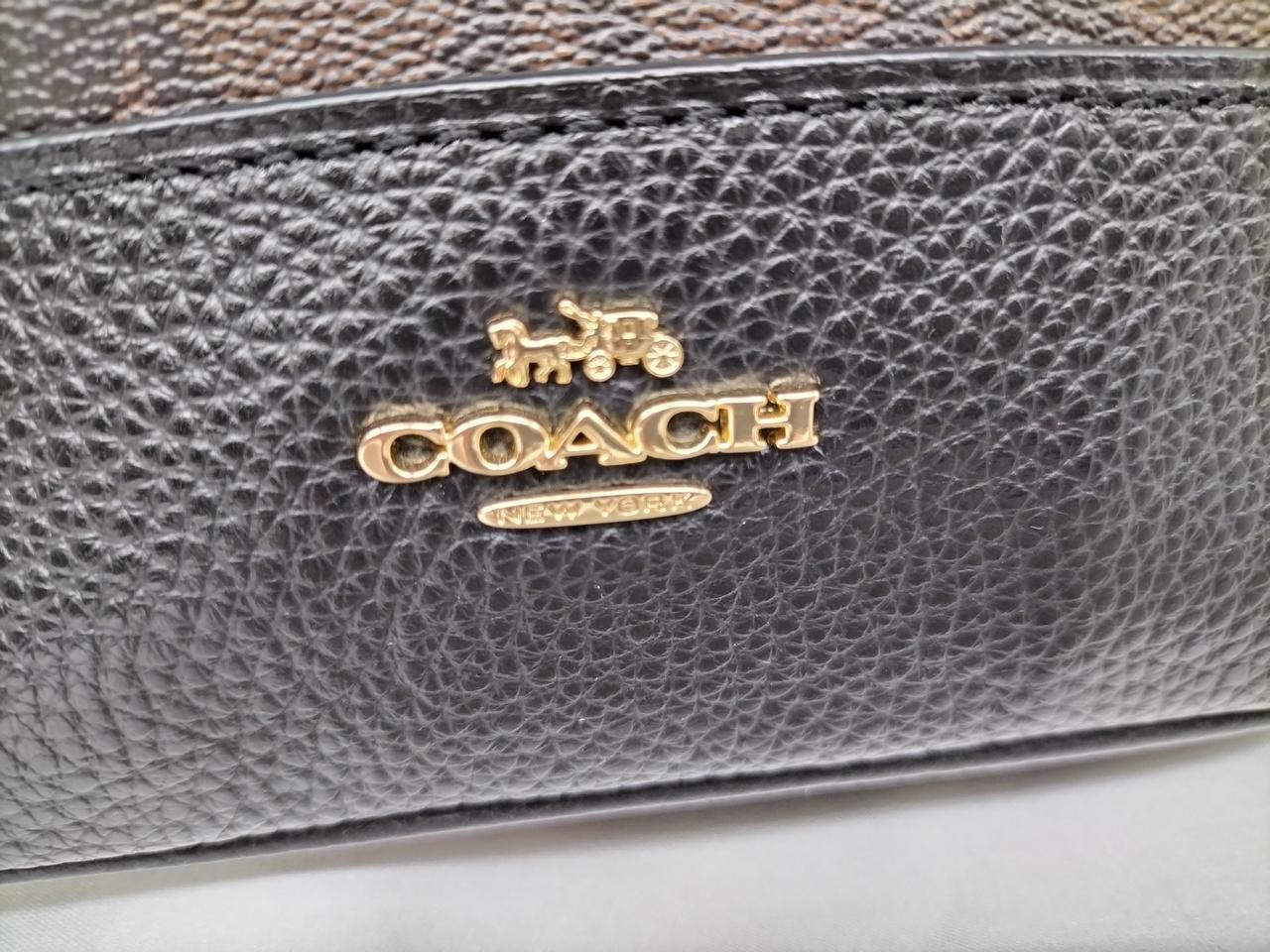 COACH Model F76669 COACH