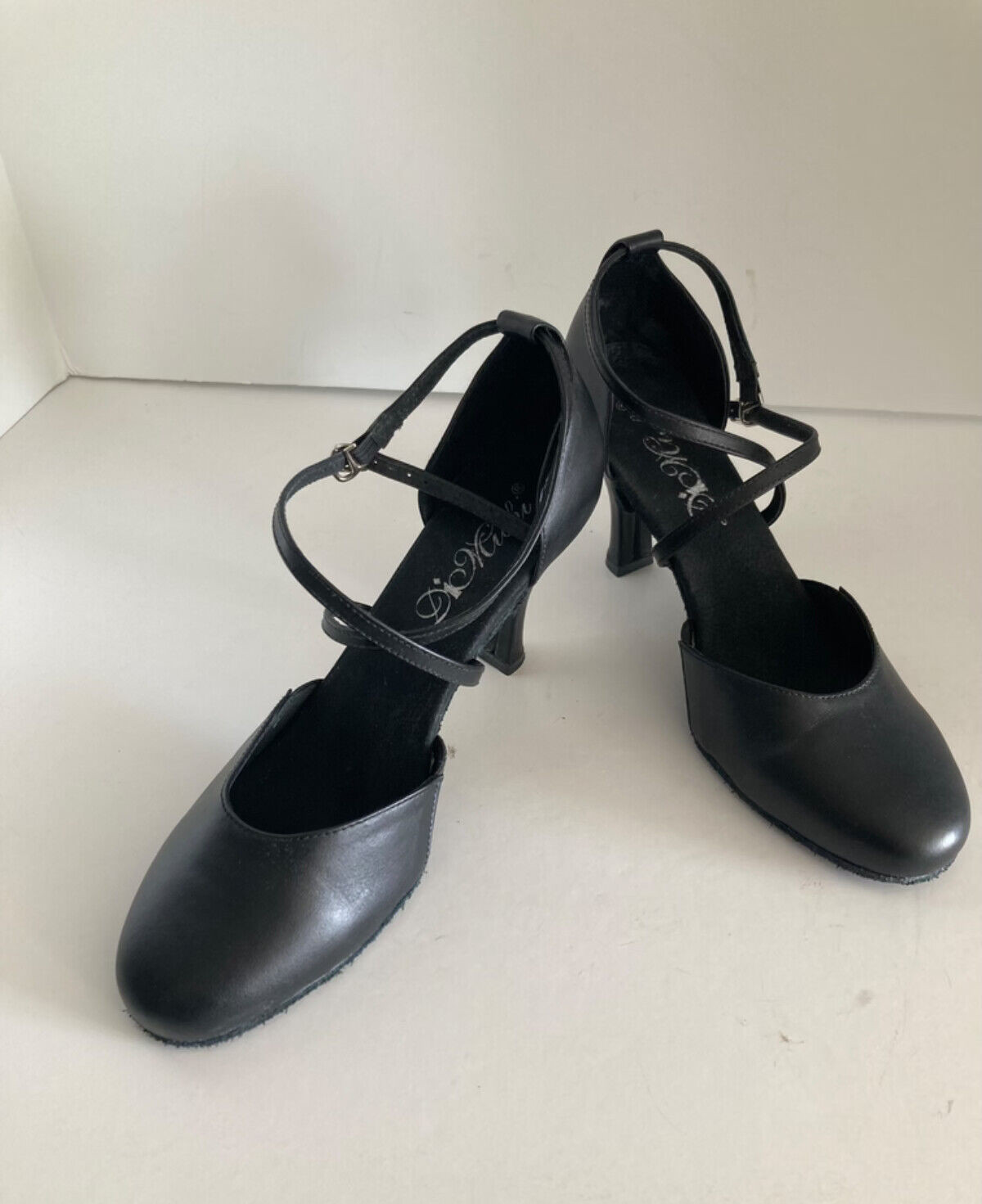 DiMichi Women Sasha Adult Leather Ballroom Dance Shoes 3″ Heel Close-Toe 8.5 EUC