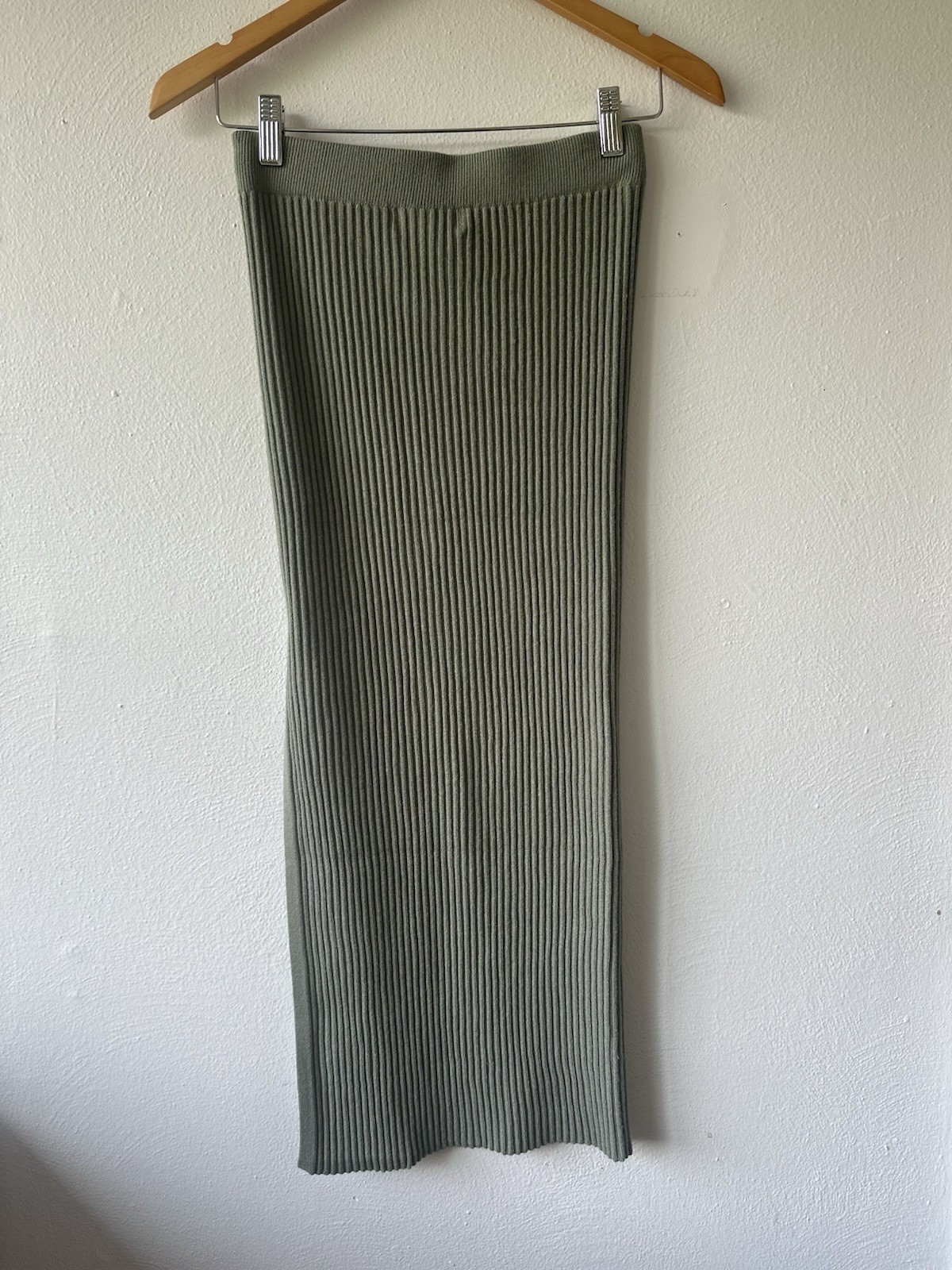 Petal & Pup Bowen Skirt Olive Ribbed Side-Slit Midi Skirt NWT