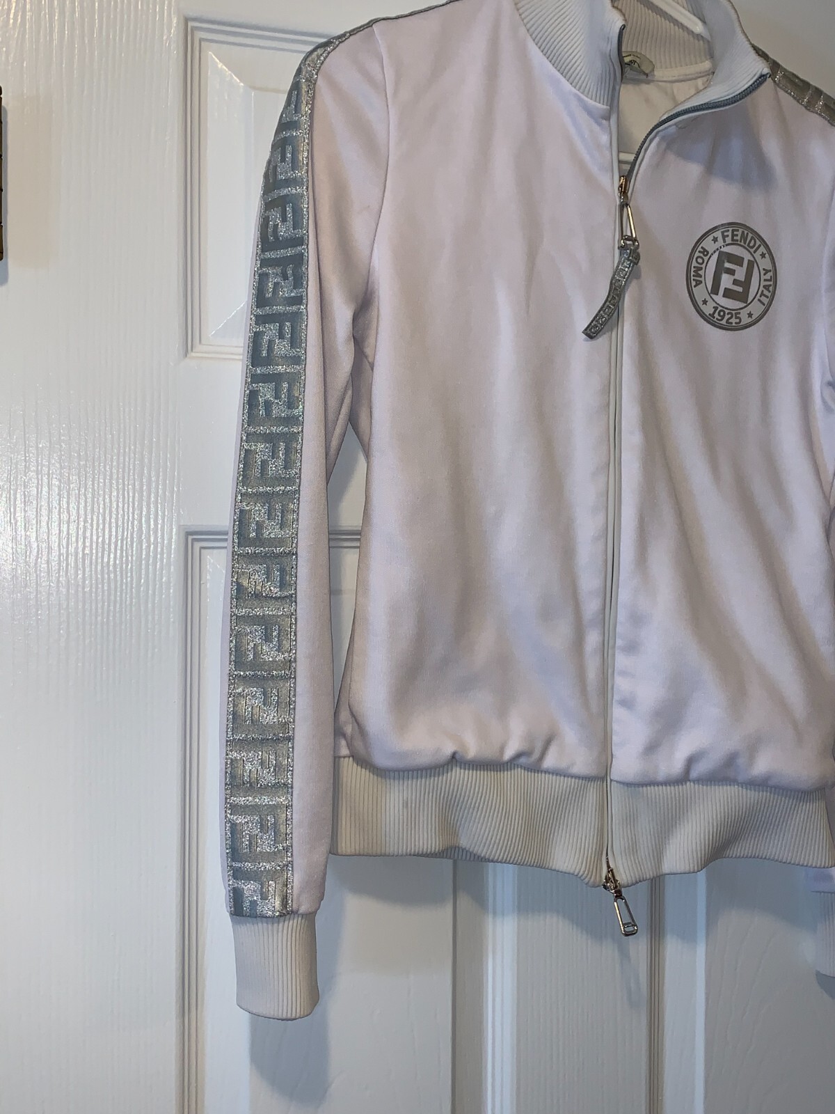 FENDI ROMA MADE IN ITALY 1925 LOGO SIZE 40 EURO OR SMALL CHEST 17″ LENGTH 21″