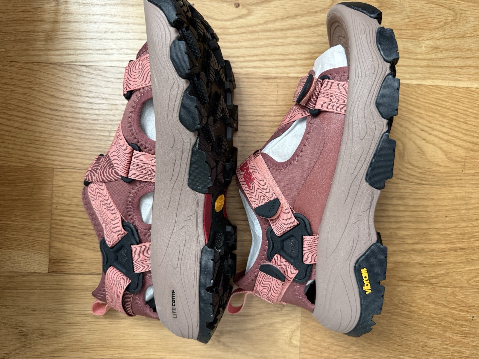 Teva Hiking Sandals Pink Women’s Size 8 New Without Box Never Worn