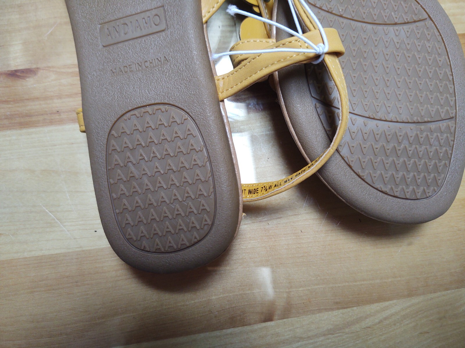 New Yellow/Beige Flat Flower Sandals size 7.5 W Cute Ready to Wear! ANDIAMO