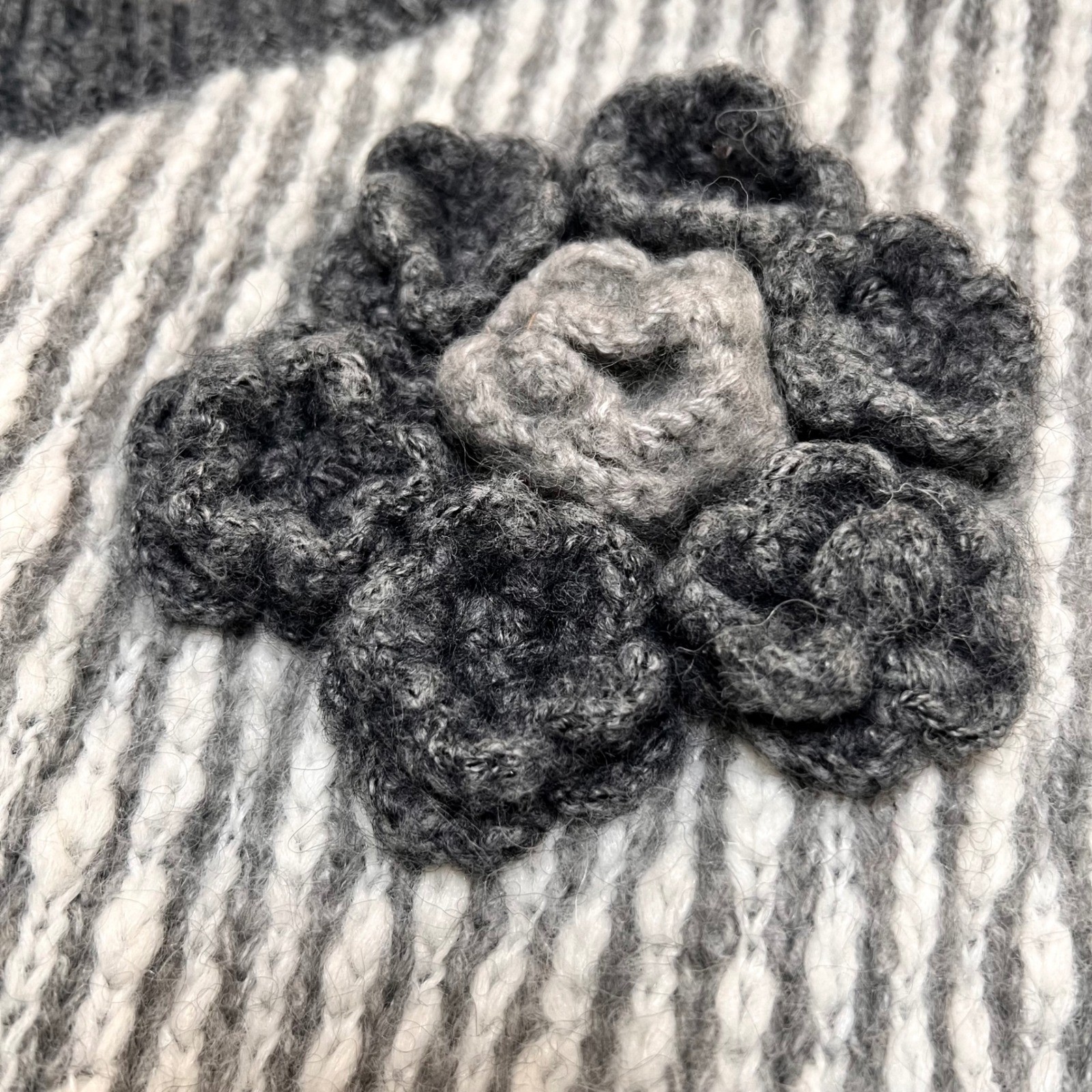 Grannycore Chunky Knit Oversized 3D Crochet Flower Sweater Women Grey Boho Large