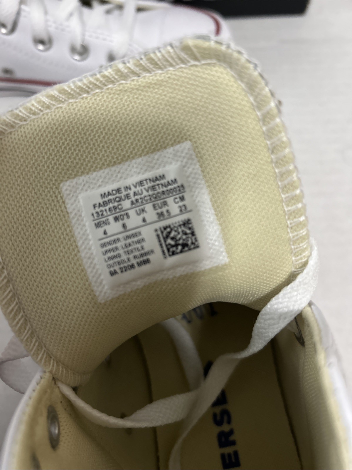 Converse High Top White Leather Size W6 M4 (UZL)