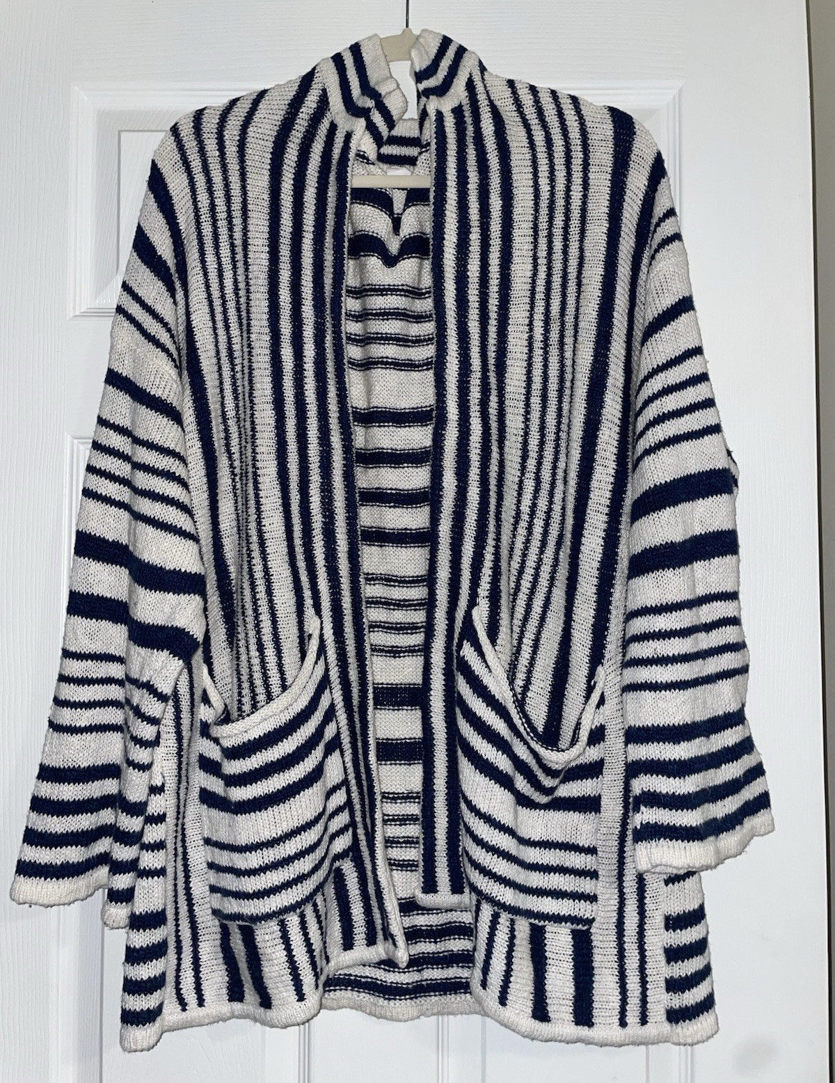 Gap Women’s S Blue/White Striped Knit Open Front Cardigan 52% linen/48% cotton
