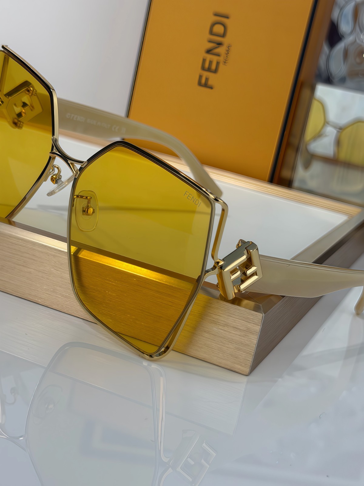 Fendi FF40220 Oversized Sunglasses Gold Logo 63-18-140 Women