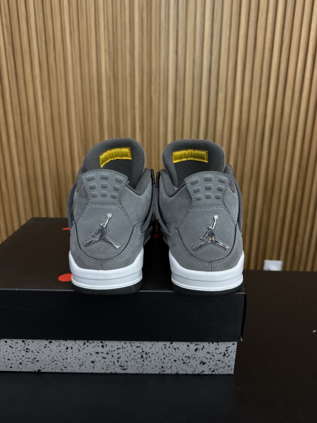 Jordan 4 Retro Cool Grey (2019) Size 8.5, PREOWNED-R