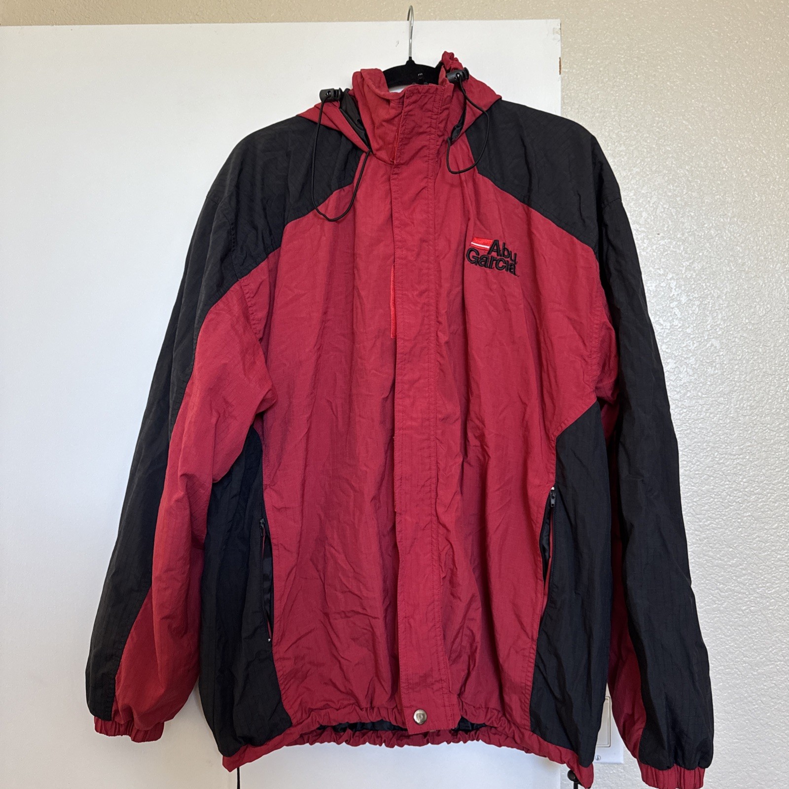 Vintage Abu Garcia Jacket Windbreaker Mens L Red Hooded Bass Fishing Outdoor