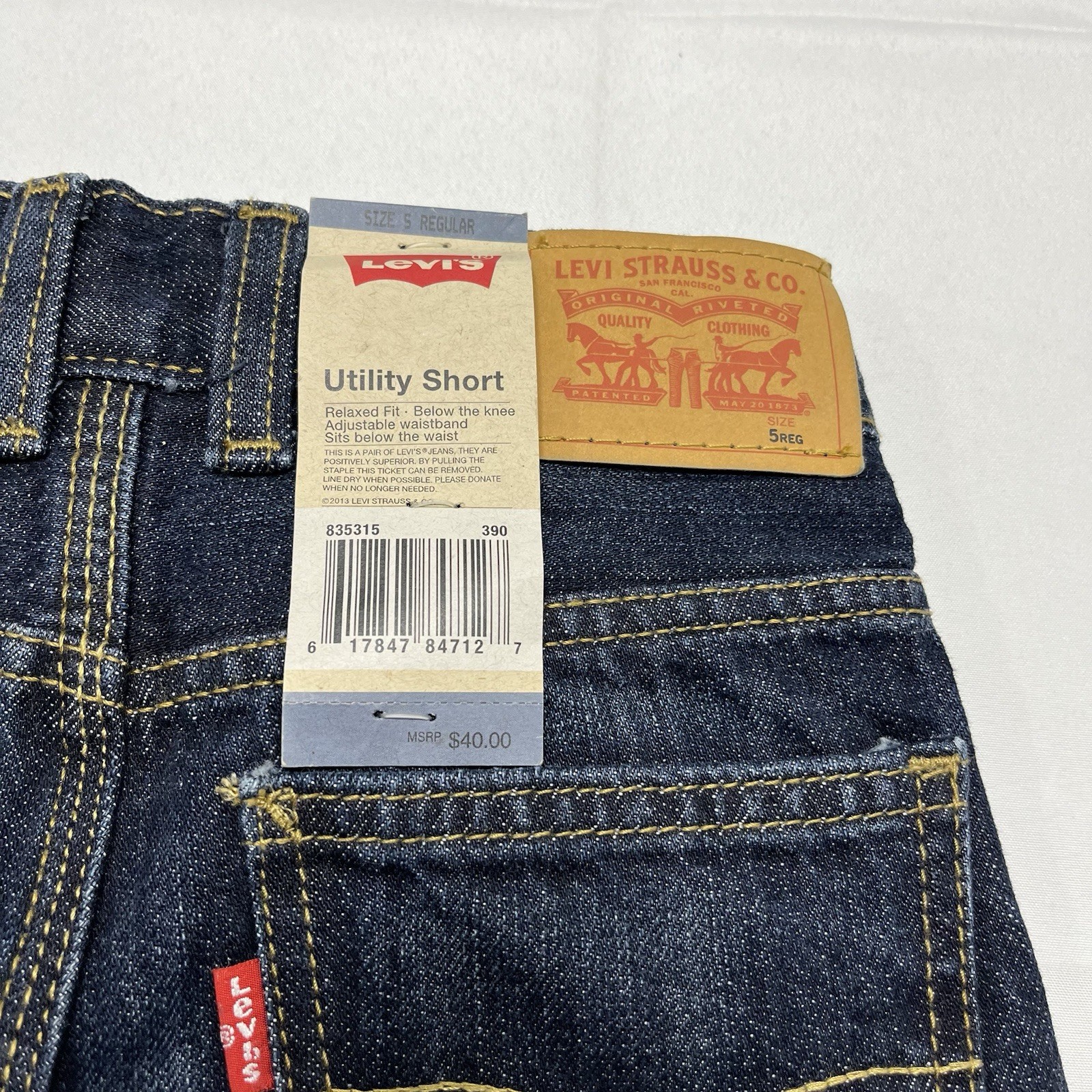 NWT Levi’s Utility Shorts Blue Denim Jean 5 Reg Waist Size 20″ Inseam 8” NEW