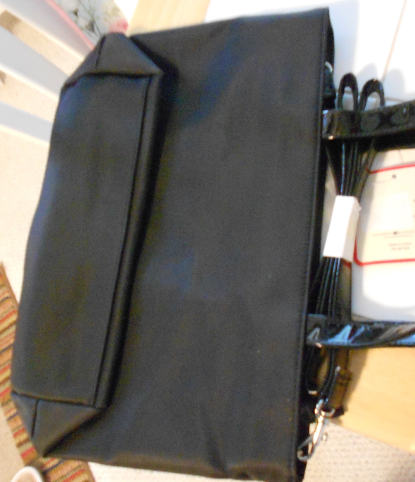 LIVE,LOVE,LAUGH..ACCESSORIZE-PURSE-FUN IN RED-NEW-9 1/4″ X 12 1/2″