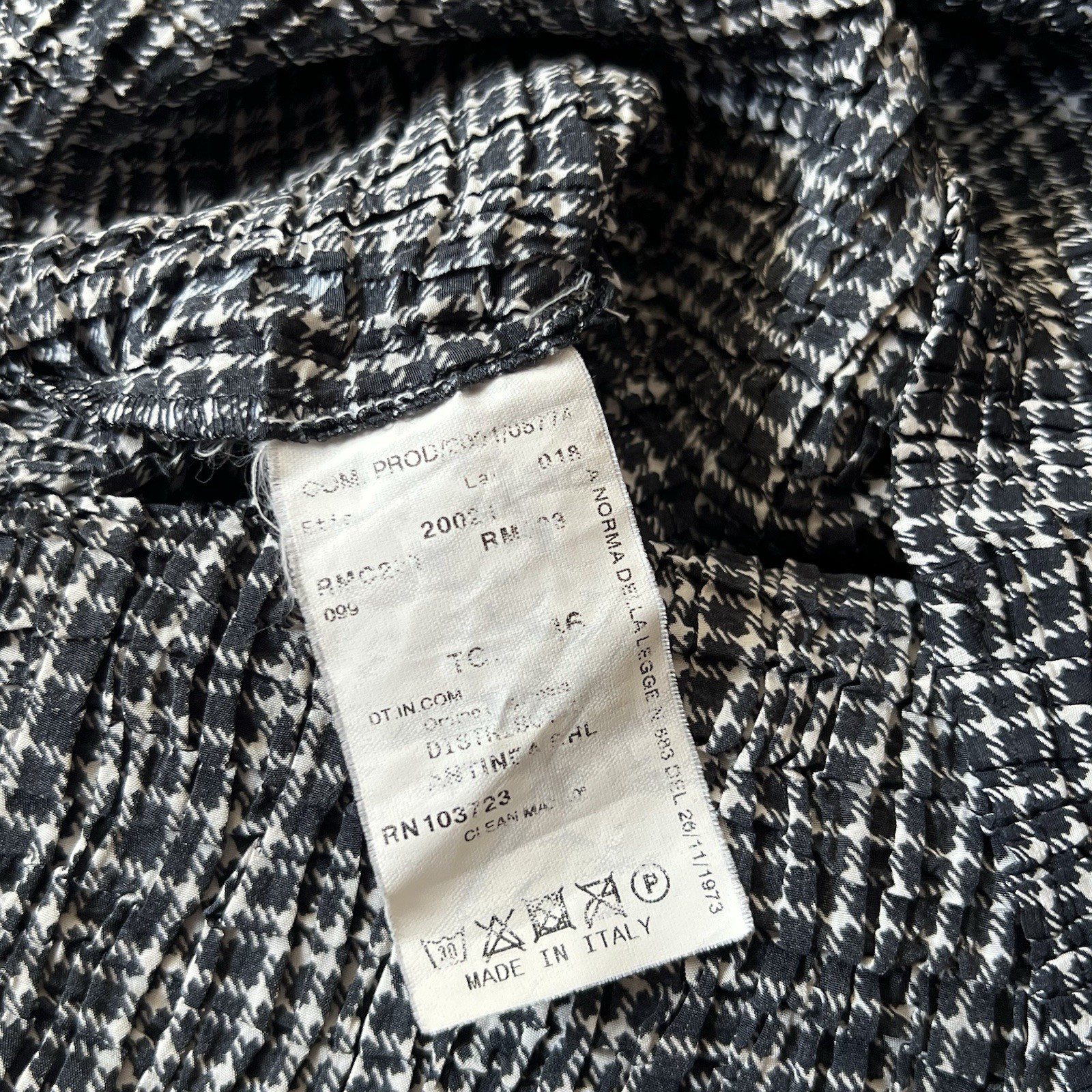Vintage Armani Collezioni Plisse Top IT 46 US 10 Structural Curved Sleeve