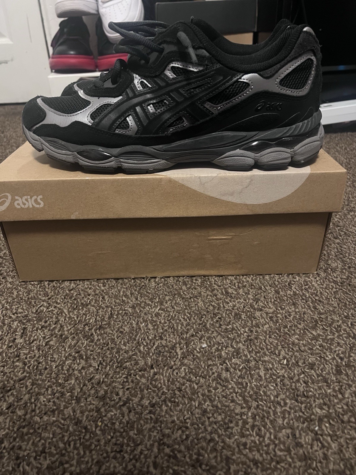 ASICS Men’s NYC Black And Grey Used Size 10