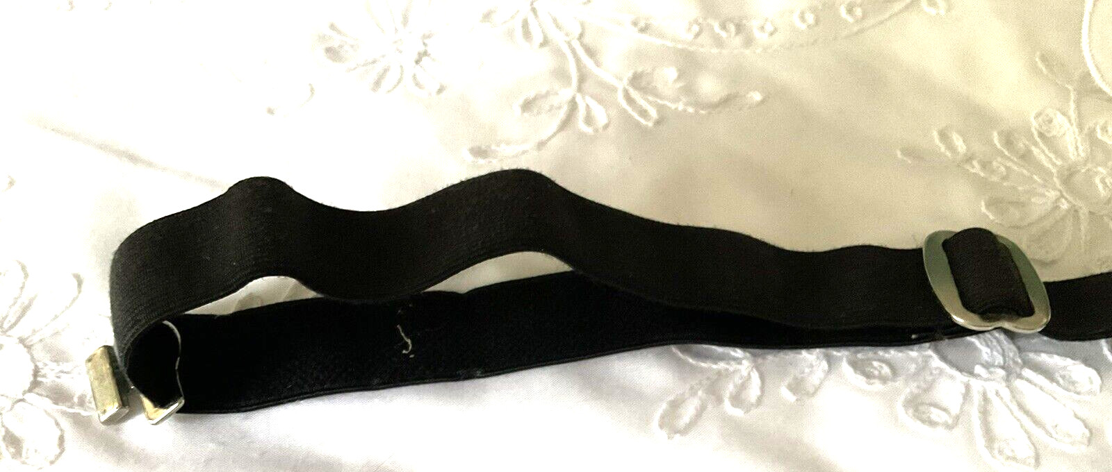 Kids Black Belt Elastic Stretch Adjustable Clip Interlocks Good Condition