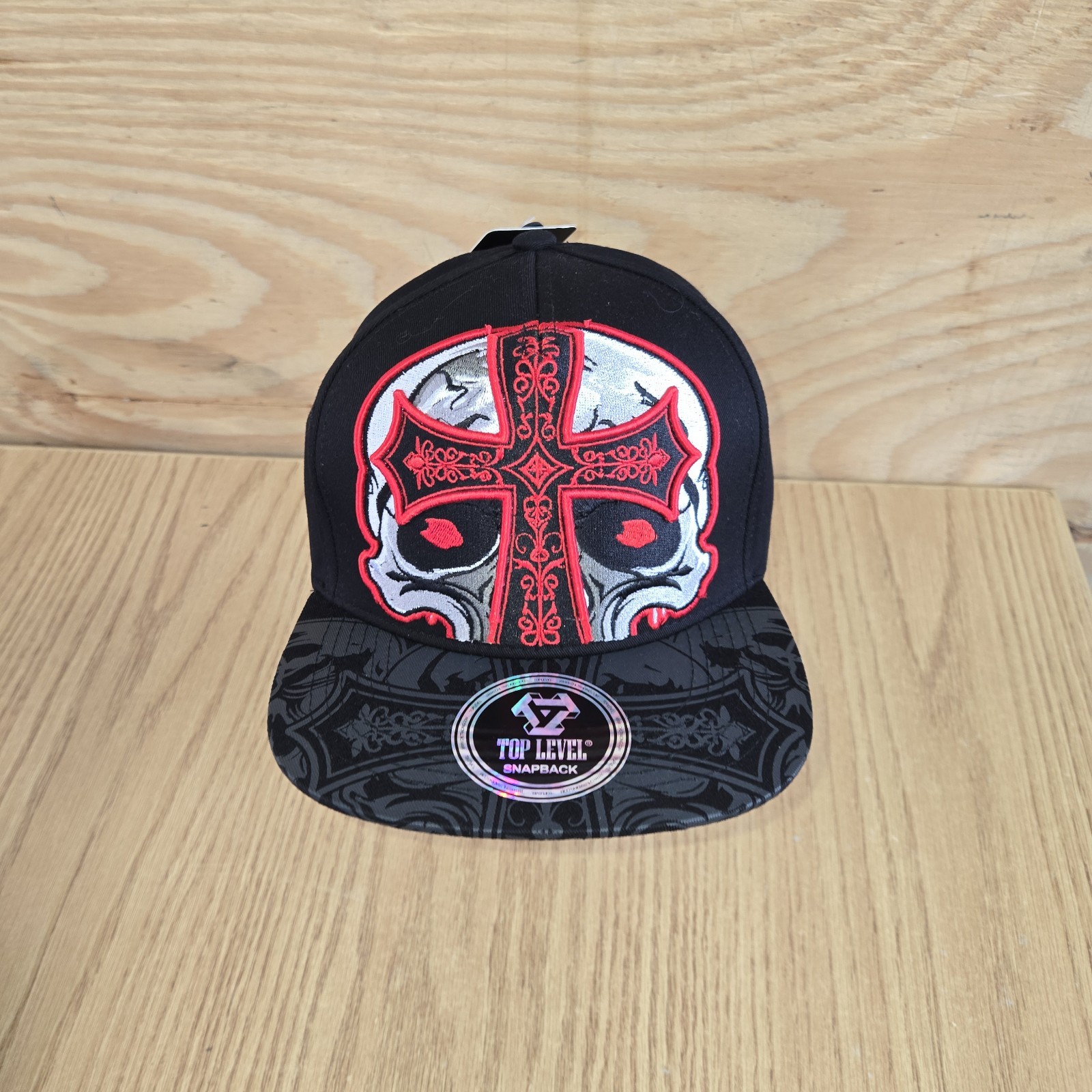 Top Level Hat Skull Head Red Eye Cross Design Black Adj Snap NWT