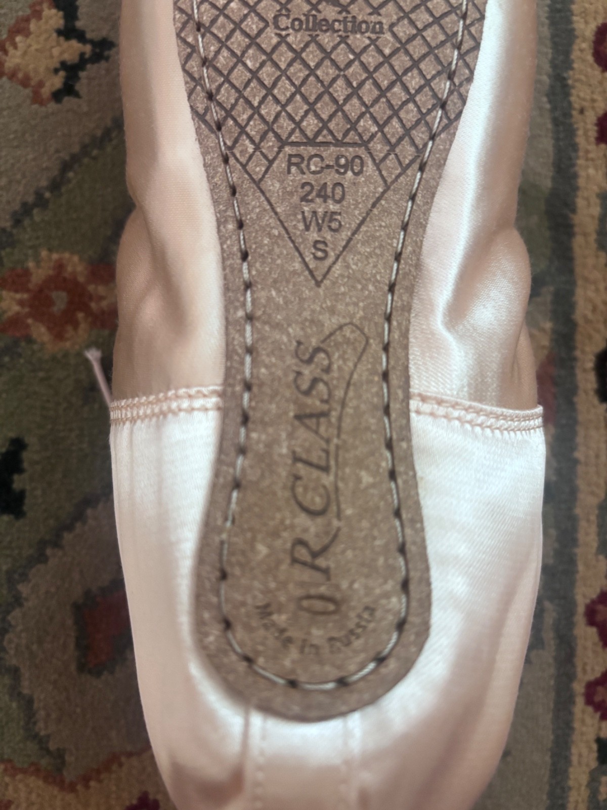 R-Class pointe shoes- RC-90 -3 pairs (size 240, width 5, soft shank)