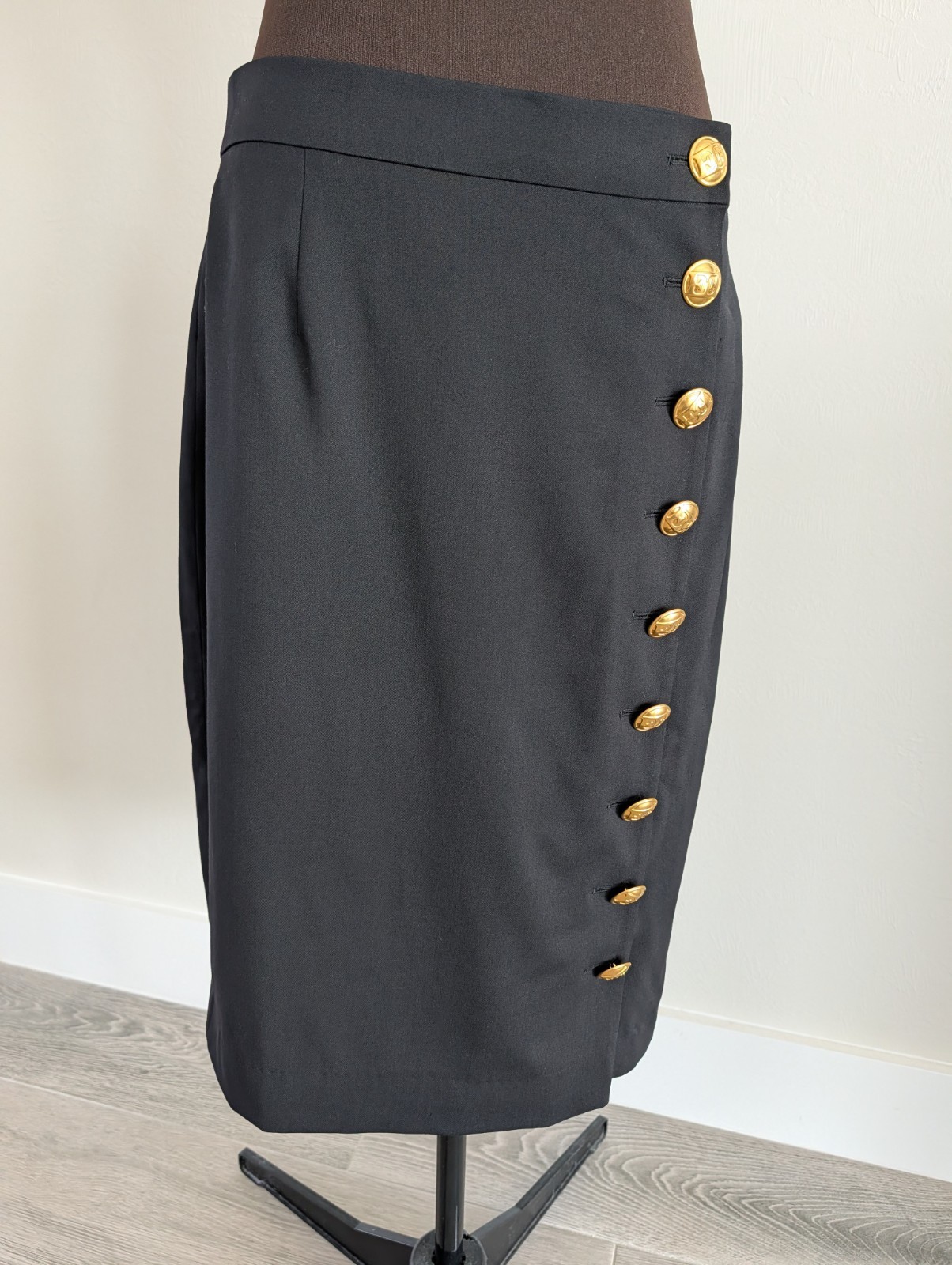 $900 Escada wool black EE logo buttons midi skirt sz 40 10 L