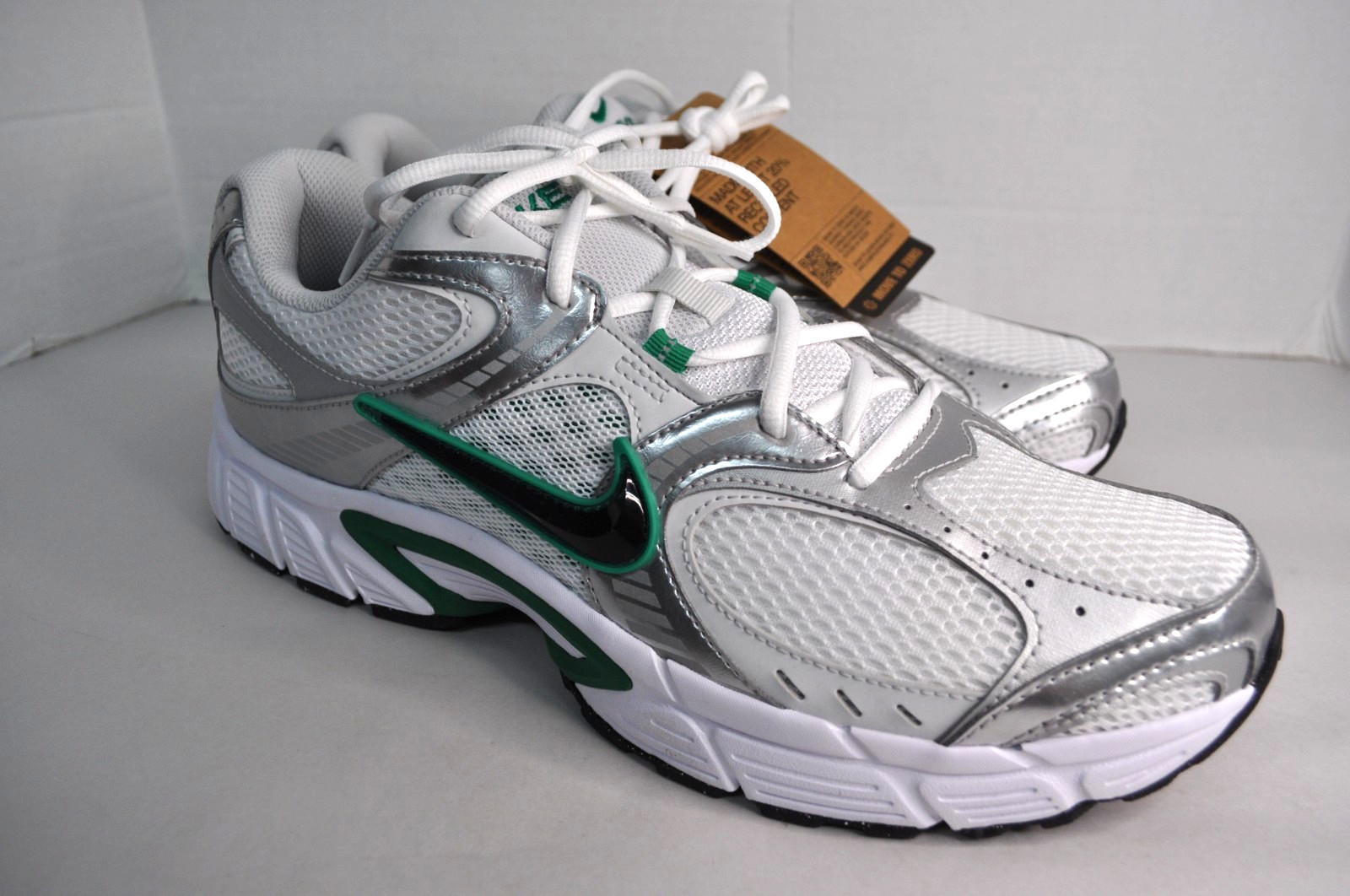 Nike V5 RNR White Malachite Green HJ5228-100 Men’s Size 13 New NWT