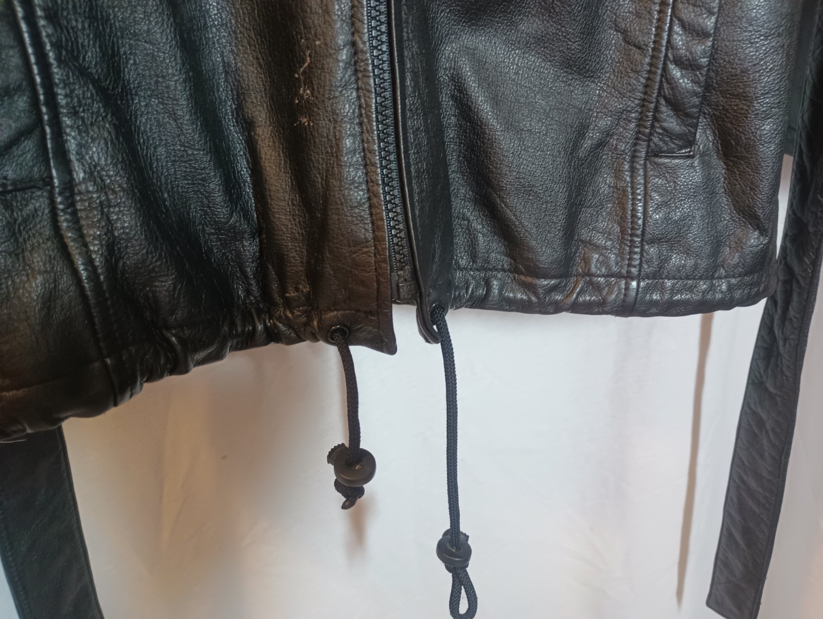 Wilsons Leather jacket, women’s M, black, hooded, zip & sash. DS07