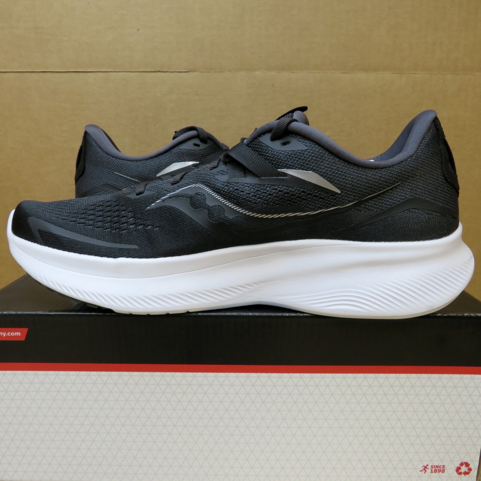 Saucony Ride 15 Running Shoes (Men’s Size 10.5 D)…Mostly Black Color